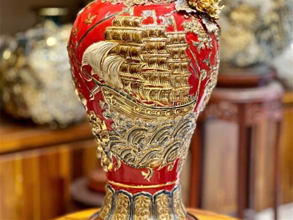 Bảo bình sứ Bát Tràng Thuận buồm xuôi gió