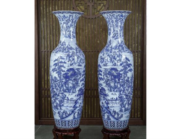 Lọ lục bình cao cấp Bát Tràng vẽ kỹ cao 1.55 cm