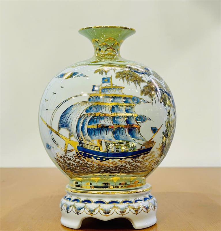 Bình hút lộc công thành danh toại vẽ vàng kim