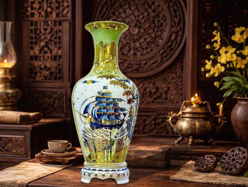 Lộc bình sứ Bát Tràng vẽ vàng Công thành Danh Toại  62 cm